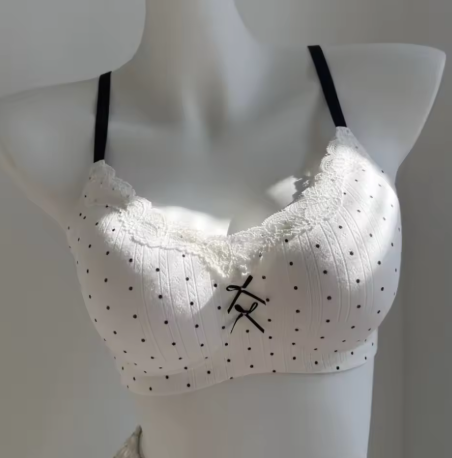 Pakaian Dalam Lace Motif Bunga yang Lembut dan Nyaman, Desain Tanpa Rangka, Pas di Tubuh dan Bernapas.