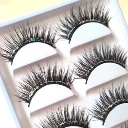 Set 5 pasang bulu mata palsu berkilau, untuk menciptakan riasan mata yang glamor, cocok untuk pesta, fashion show, panggung, dan berbagai acara lainnya, memberikan efek dramatis.